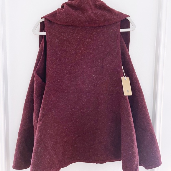 NWT! One Size Fit-All Swing Shawl Vest - Picture 2 of 2